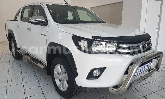 Buy Used Toyota Hilux White Car in Beitbridge in Matabeleland South Buy Used Toyota Hilux White Car in Beitbridge in Matabeleland South