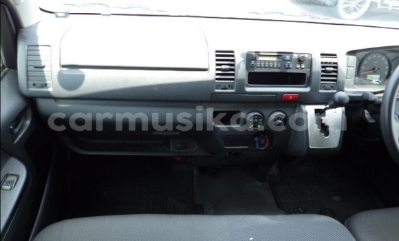 Tenga Tsaru Toyota Hiace Chena Mota in Beitbridge in Matabeleland South Tenga Tsaru Toyota Hiace Chena Mota in Beitbridge in Matabeleland South