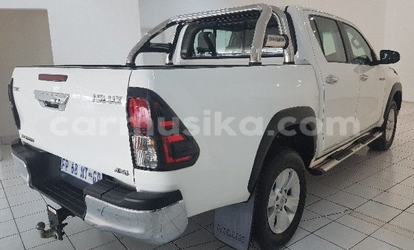Buy Used Toyota Hilux White Car in Beitbridge in Matabeleland South Buy Used Toyota Hilux White Car in Beitbridge in Matabeleland South