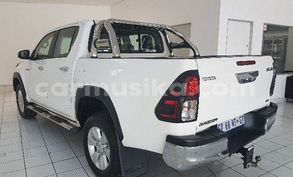 Buy Used Toyota Hilux White Car in Beitbridge in Matabeleland South Buy Used Toyota Hilux White Car in Beitbridge in Matabeleland South