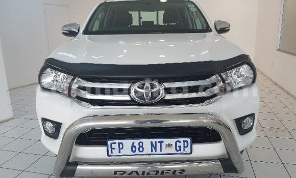 Buy Used Toyota Hilux White Car in Beitbridge in Matabeleland South Buy Used Toyota Hilux White Car in Beitbridge in Matabeleland South