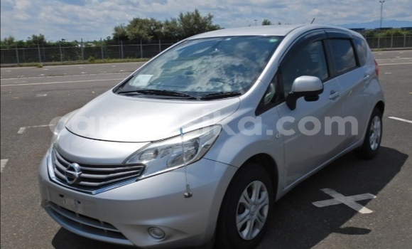 Buy Used Nissan Note Silver Car in Beitbridge in Matabeleland South