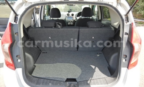 Tenga Tsaru Nissan Note Sirivha Mota in Beitbridge in Matabeleland South Tenga Tsaru Nissan Note Sirivha Mota in Beitbridge in Matabeleland South