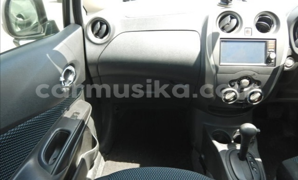 Tenga Tsaru Nissan Note Sirivha Mota in Beitbridge in Matabeleland South Tenga Tsaru Nissan Note Sirivha Mota in Beitbridge in Matabeleland South