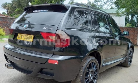 Nunua Ilio tumika BMW X3 Nyeusi Gari ndani ya Harare nchini Harare