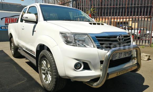 Acheter Occasion Voiture Toyota Hilux Blanc à Beitbridge, Matabeleland South Acheter Occasion Voiture Toyota Hilux Blanc à Beitbridge, Matabeleland South