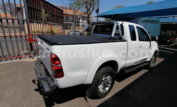 Acheter Occasion Voiture Toyota Hilux Blanc à Beitbridge, Matabeleland South Acheter Occasion Voiture Toyota Hilux Blanc à Beitbridge, Matabeleland South