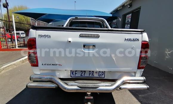Acheter Occasion Voiture Toyota Hilux Blanc à Beitbridge, Matabeleland South Acheter Occasion Voiture Toyota Hilux Blanc à Beitbridge, Matabeleland South