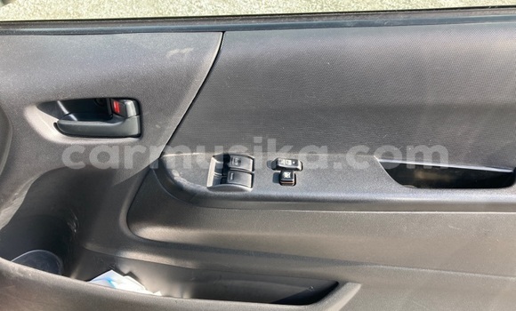 Buy Used Toyota Hiace Silver Car in Beitbridge in Matabeleland South Buy Used Toyota Hiace Silver Car in Beitbridge in Matabeleland South