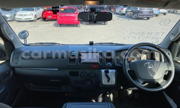 Buy Used Toyota Hiace Silver Car in Beitbridge in Matabeleland South Buy Used Toyota Hiace Silver Car in Beitbridge in Matabeleland South