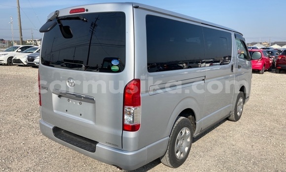 Buy Used Toyota Hiace Silver Car in Beitbridge in Matabeleland South Buy Used Toyota Hiace Silver Car in Beitbridge in Matabeleland South