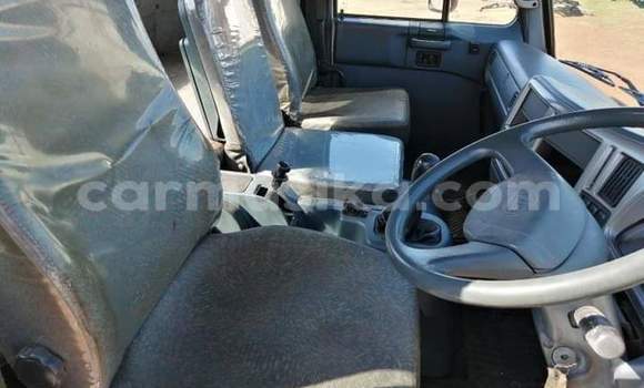 Nunua Ilio tumika Nissan UD Nyeupe Lori ndani ya Beitbridge nchini Matabeleland Kusini Nunua Ilio tumika Nissan UD Nyeupe Lori ndani ya Beitbridge nchini Matabeleland Kusini