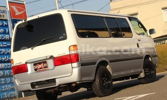 Tenga Tsaru Toyota Hiace Sirivha Mota in Beitbridge in Matabeleland South Tenga Tsaru Toyota Hiace Sirivha Mota in Beitbridge in Matabeleland South