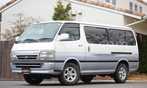 Tenga Tsaru Toyota Hiace Sirivha Mota in Beitbridge in Matabeleland South Tenga Tsaru Toyota Hiace Sirivha Mota in Beitbridge in Matabeleland South