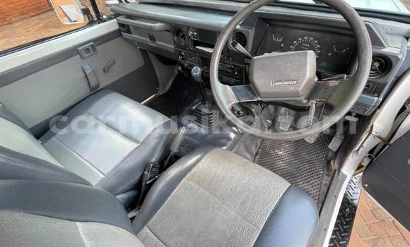 Acheter Occasion Voiture Toyota Land Cruiser Blanc à Beitbridge, Matabeleland South Acheter Occasion Voiture Toyota Land Cruiser Blanc à Beitbridge, Matabeleland South