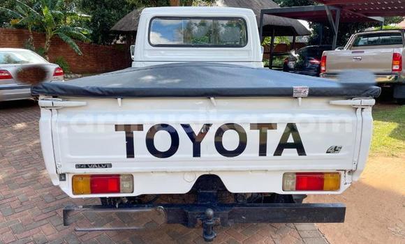 Acheter Occasion Voiture Toyota Land Cruiser Blanc à Beitbridge, Matabeleland South Acheter Occasion Voiture Toyota Land Cruiser Blanc à Beitbridge, Matabeleland South