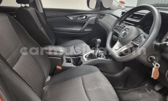 Nunua Ilio tumika Nissan X–Trail Beige Gari ndani ya Beitbridge nchini Matabeleland Kusini Nunua Ilio tumika Nissan X–Trail Beige Gari ndani ya Beitbridge nchini Matabeleland Kusini