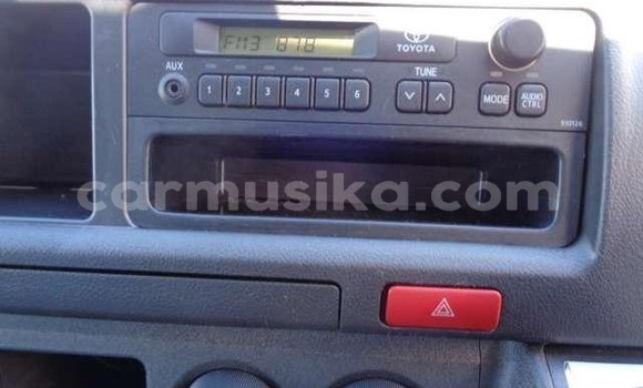 Nunua Ilio tumika Toyota Hiace Nyeupe Gari ndani ya Beitbridge nchini Matabeleland Kusini Nunua Ilio tumika Toyota Hiace Nyeupe Gari ndani ya Beitbridge nchini Matabeleland Kusini