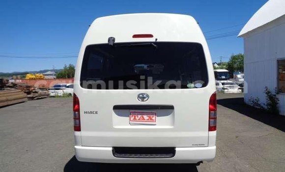 Nunua Ilio tumika Toyota Hiace Nyeupe Gari ndani ya Beitbridge nchini Matabeleland Kusini Nunua Ilio tumika Toyota Hiace Nyeupe Gari ndani ya Beitbridge nchini Matabeleland Kusini