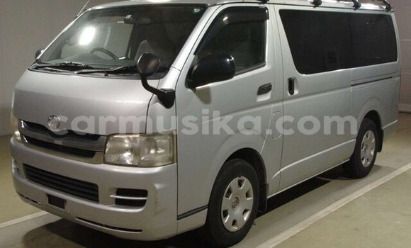 Buy Used Toyota RegiusAce Silver Car in Beitbridge in Matabeleland South