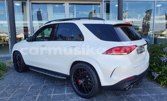 Acheter Occasion Voiture Mercedes-Benz E-Classe Blanc à Beitbridge, Matabeleland South Acheter Occasion Voiture Mercedes-Benz E-Classe Blanc à Beitbridge, Matabeleland South