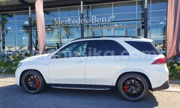Acheter Occasion Voiture Mercedes-Benz E-Classe Blanc à Beitbridge, Matabeleland South Acheter Occasion Voiture Mercedes-Benz E-Classe Blanc à Beitbridge, Matabeleland South