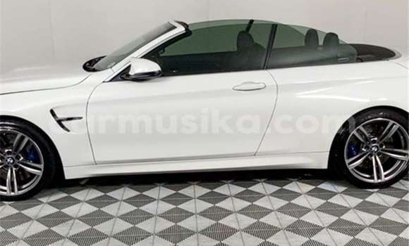 Nunua Ilio tumika BMW M4 Nyeupe Gari ndani ya Beitbridge nchini Matabeleland Kusini