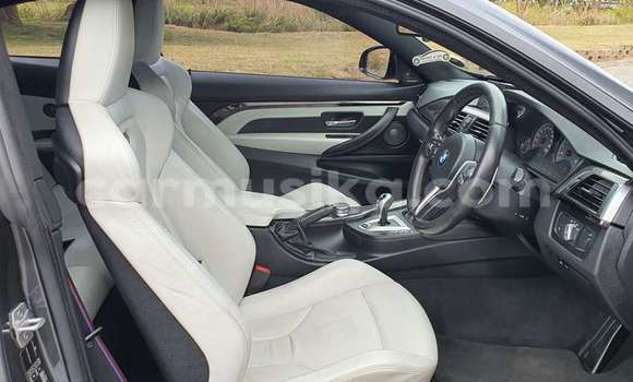 Acheter Occasion Voiture BMW M4 Gris à Beitbridge, Matabeleland South Acheter Occasion Voiture BMW M4 Gris à Beitbridge, Matabeleland South