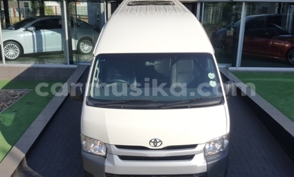 Tenga Tsaru Toyota Hiace Chena Mota in Beitbridge in Matabeleland South Tenga Tsaru Toyota Hiace Chena Mota in Beitbridge in Matabeleland South