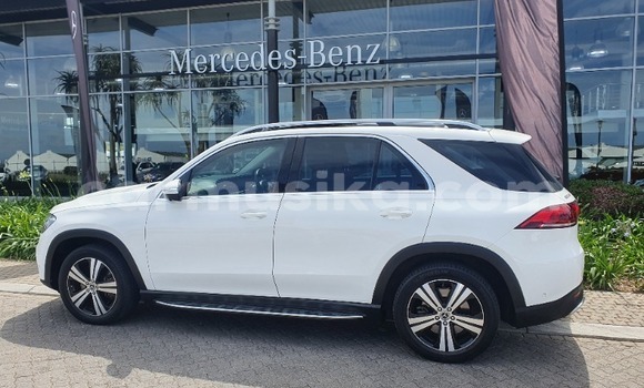Acheter Occasion Voiture Mercedes-Benz CLS250 Blanc à Beitbridge, Matabeleland South Acheter Occasion Voiture Mercedes-Benz CLS250 Blanc à Beitbridge, Matabeleland South