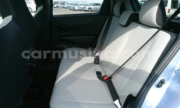 Nunua Ilio tumika Toyota Vitz Bluu Gari ndani ya Beitbridge nchini Matabeleland Kusini Nunua Ilio tumika Toyota Vitz Bluu Gari ndani ya Beitbridge nchini Matabeleland Kusini