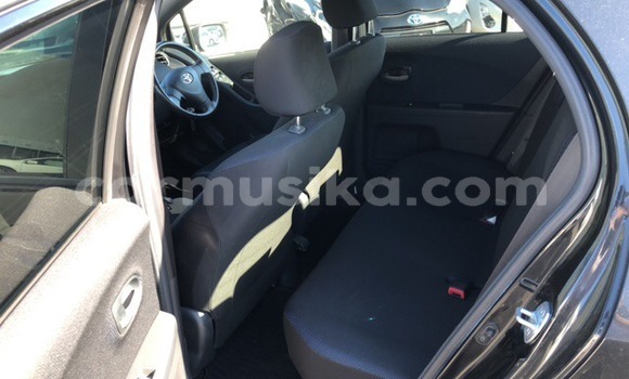 Nunua Ilio tumika Toyota Vitz Nyeusi Gari ndani ya Beitbridge nchini Matabeleland Kusini Nunua Ilio tumika Toyota Vitz Nyeusi Gari ndani ya Beitbridge nchini Matabeleland Kusini