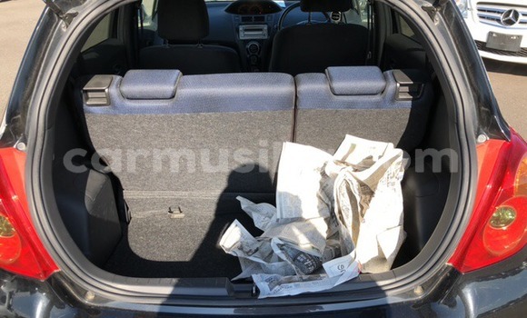 Nunua Ilio tumika Toyota Vitz Nyeusi Gari ndani ya Beitbridge nchini Matabeleland Kusini Nunua Ilio tumika Toyota Vitz Nyeusi Gari ndani ya Beitbridge nchini Matabeleland Kusini