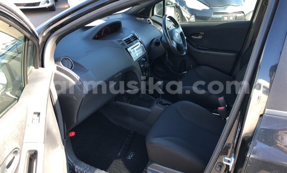 Nunua Ilio tumika Toyota Vitz Nyeusi Gari ndani ya Beitbridge nchini Matabeleland Kusini Nunua Ilio tumika Toyota Vitz Nyeusi Gari ndani ya Beitbridge nchini Matabeleland Kusini