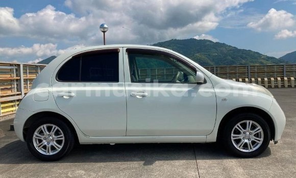Buy Used Nissan March White Car in Beitbridge in Matabeleland South Buy Used Nissan March White Car in Beitbridge in Matabeleland South
