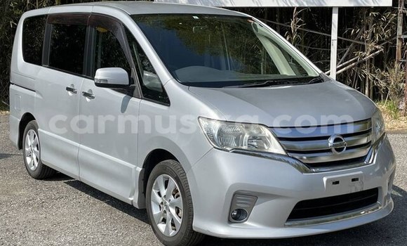 Nunua Ilio tumika Nissan Serena Fedha Gari ndani ya Beitbridge nchini Matabeleland Kusini