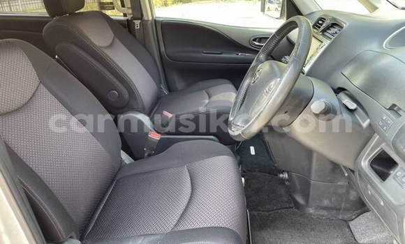 Acheter Occasion Voiture Nissan Serena Gris à Beitbridge, Matabeleland South Acheter Occasion Voiture Nissan Serena Gris à Beitbridge, Matabeleland South