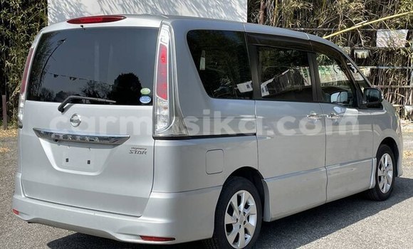 Acheter Occasion Voiture Nissan Serena Gris à Beitbridge, Matabeleland South Acheter Occasion Voiture Nissan Serena Gris à Beitbridge, Matabeleland South