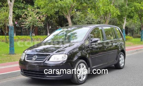 Buy Used Volkswagen Touran Silver Car in Harare in Harare Buy Used Volkswagen Touran Silver Car in Harare in Harare