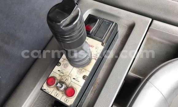 Acheter Occasion Utilitaire Nissan UD Bleu à Beitbridge, Matabeleland South Acheter Occasion Utilitaire Nissan UD Bleu à Beitbridge, Matabeleland South