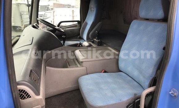 Acheter Occasion Utilitaire Nissan UD Bleu à Beitbridge, Matabeleland South Acheter Occasion Utilitaire Nissan UD Bleu à Beitbridge, Matabeleland South