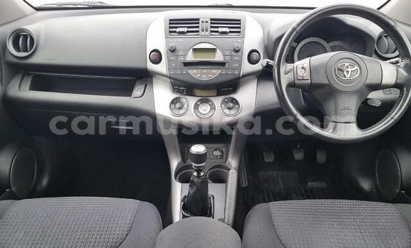 Acheter Occasion Voiture Toyota RAV4 Bleu à Beitbridge, Matabeleland South Acheter Occasion Voiture Toyota RAV4 Bleu à Beitbridge, Matabeleland South