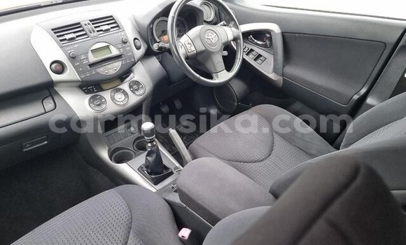 Acheter Occasion Voiture Toyota RAV4 Bleu à Beitbridge, Matabeleland South Acheter Occasion Voiture Toyota RAV4 Bleu à Beitbridge, Matabeleland South