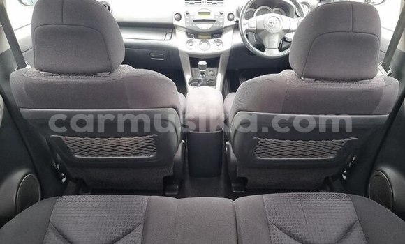 Acheter Occasion Voiture Toyota RAV4 Bleu à Beitbridge, Matabeleland South Acheter Occasion Voiture Toyota RAV4 Bleu à Beitbridge, Matabeleland South