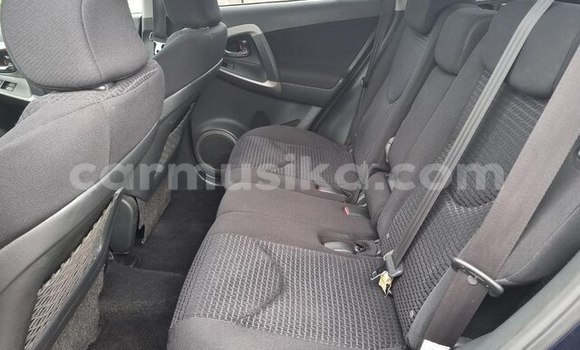 Acheter Occasion Voiture Toyota RAV4 Bleu à Beitbridge, Matabeleland South Acheter Occasion Voiture Toyota RAV4 Bleu à Beitbridge, Matabeleland South