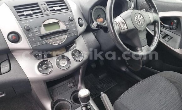 Acheter Occasion Voiture Toyota RAV4 Bleu à Beitbridge, Matabeleland South Acheter Occasion Voiture Toyota RAV4 Bleu à Beitbridge, Matabeleland South