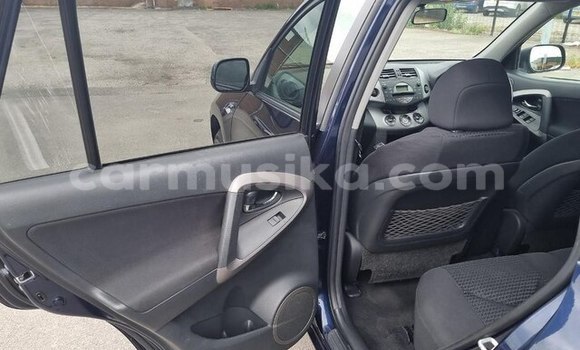 Acheter Occasion Voiture Toyota RAV4 Bleu à Beitbridge, Matabeleland South Acheter Occasion Voiture Toyota RAV4 Bleu à Beitbridge, Matabeleland South