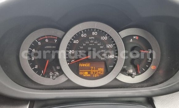 Acheter Occasion Voiture Toyota RAV4 Bleu à Beitbridge, Matabeleland South Acheter Occasion Voiture Toyota RAV4 Bleu à Beitbridge, Matabeleland South