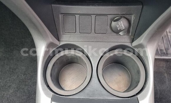 Acheter Occasion Voiture Toyota RAV4 Bleu à Beitbridge, Matabeleland South Acheter Occasion Voiture Toyota RAV4 Bleu à Beitbridge, Matabeleland South