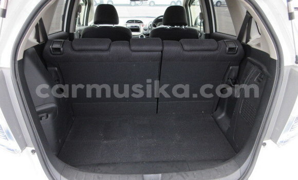 Nunua Ilio tumika Honda Fit Nyeupe Gari ndani ya Beitbridge nchini Matabeleland Kusini Nunua Ilio tumika Honda Fit Nyeupe Gari ndani ya Beitbridge nchini Matabeleland Kusini